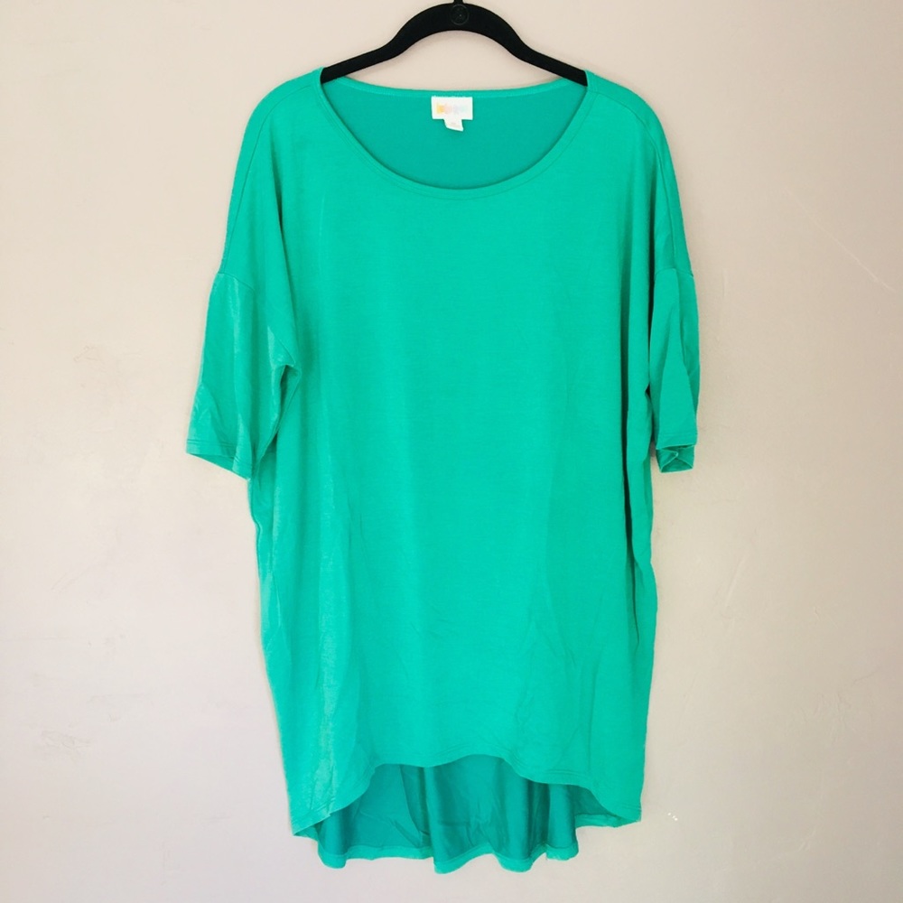 🌺 LuLa Roe Size medium oversized shirt